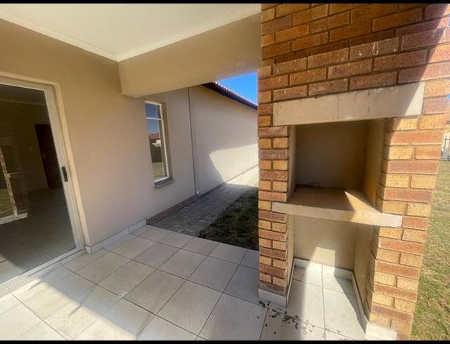 3 BEDROOM TOWNHOUSE FOR SALE IN WATERKLOOF